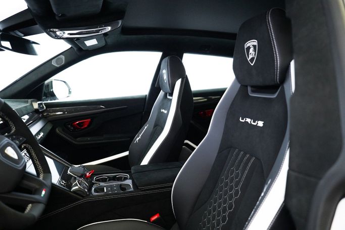 مستعملة Lamborghini Urus Performante أنا شد الوجه, 4.0 l, 2024 في في دبي من Exotic Cars، اللون أبيض. أخرى | AUTO.AE