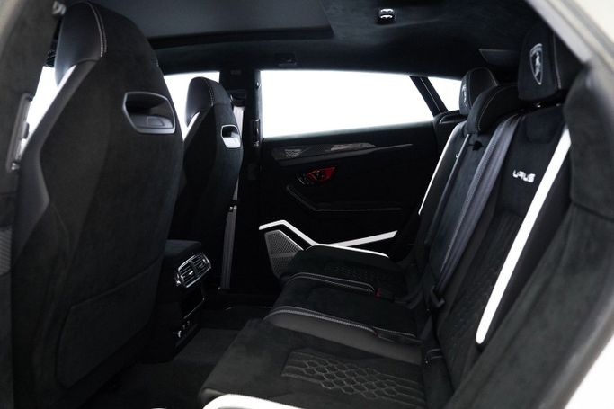 مستعملة Lamborghini Urus Performante أنا شد الوجه, 4.0 l, 2024 في في دبي من Exotic Cars، اللون أبيض. أخرى | AUTO.AE