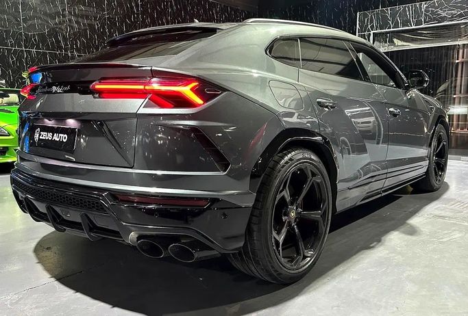 Подержанный Lamborghini Urus I, 4.0 л, 2019 в Дубае от Zeus Motors Серый цвет. GCC | AUTO.AE