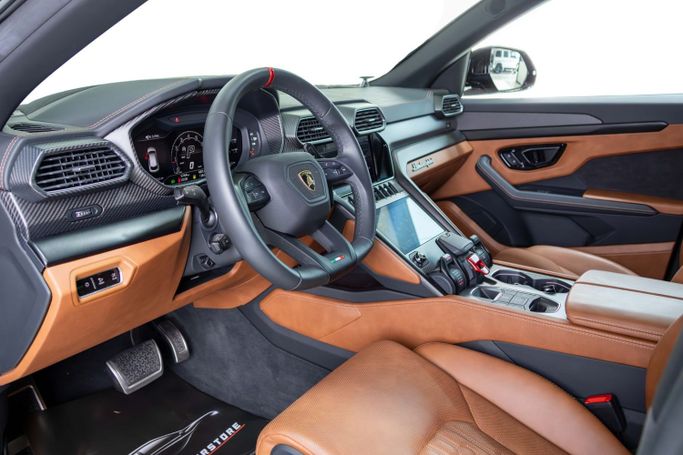 Подержанный Lamborghini Urus S I Рестайлинг, 4.0 л, 2024 в Дубае от The Car Superstore Черный цвет. Европейская | AUTO.AE