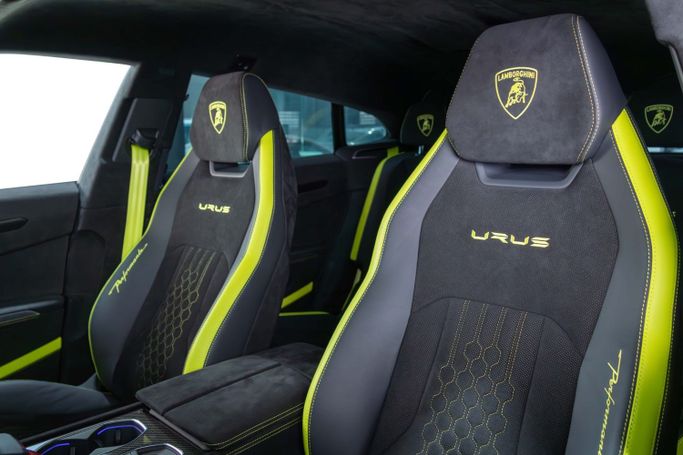 Подержанный Lamborghini Urus Performante I Рестайлинг, 4.0 л, 2024 в Дубае от The Car Superstore Фиолетовый цвет. Other | AUTO.AE