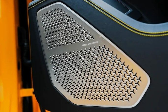 New Lamborghini Urus S I Facelift, 4.0 l, 2024 in Dubai by Special Art Motors, Yellow color. European Specs | AUTO.AE