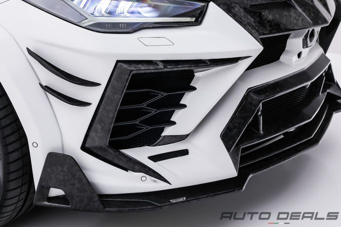 Used Lamborghini Urus I, 4.0 l, 2019 in Dubai by AUTO DEALS, White color. GCC Specs | AUTO.AE
