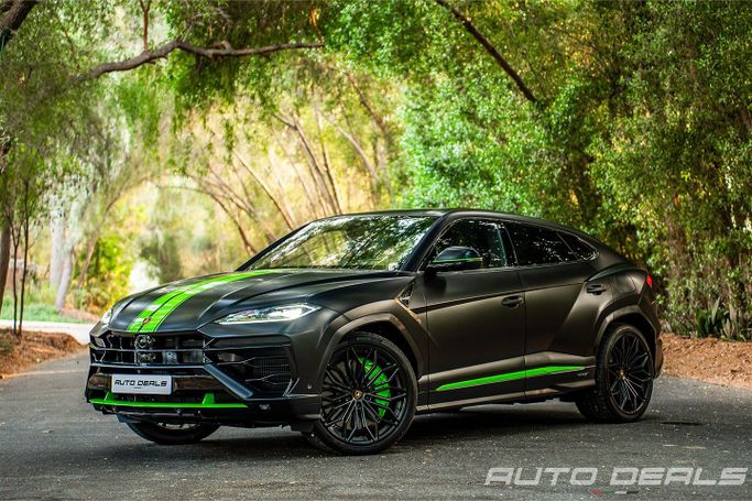 Новый Lamborghini Urus Se I Рестайлинг, 4.0 л, 2025 в Дубае от AUTO DEALS Черный цвет. Европейская | AUTO.AE