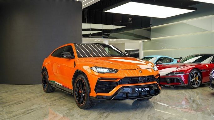 New Lamborghini Urus S I Facelift, 4.0 l, 2022 in Dubai by F7 Motors, Orange color. GCC Specs | AUTO.AE