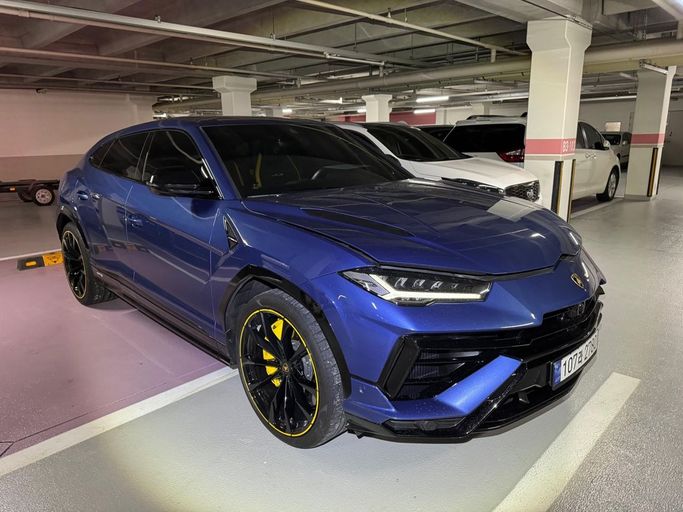 مستعملة Lamborghini Urus S أنا شد الوجه, 4.0 l, 2023 في في دبي من Fair Import، اللون أزرق. المواصفات الكورية | AUTO.AE