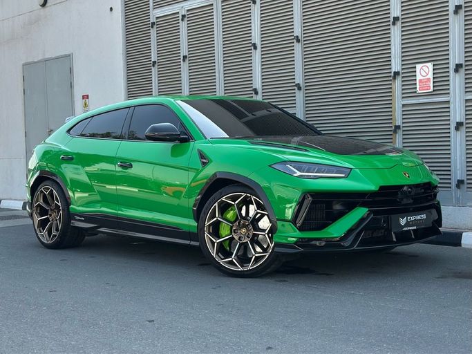 Used Lamborghini Urus Performante I Facelift, 4.0 l, 2024 in Dubai by Express Motors, Green color. Korean Specs | AUTO.AE