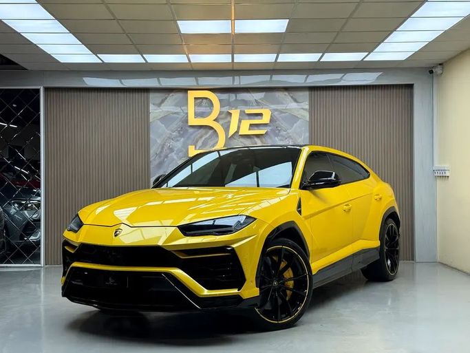 مستعملة Lamborghini Urus I, 4.0 l, 2022 في في دبي من B12 Motors، اللون أصفر. المواصفات الأوروبية | AUTO.AE