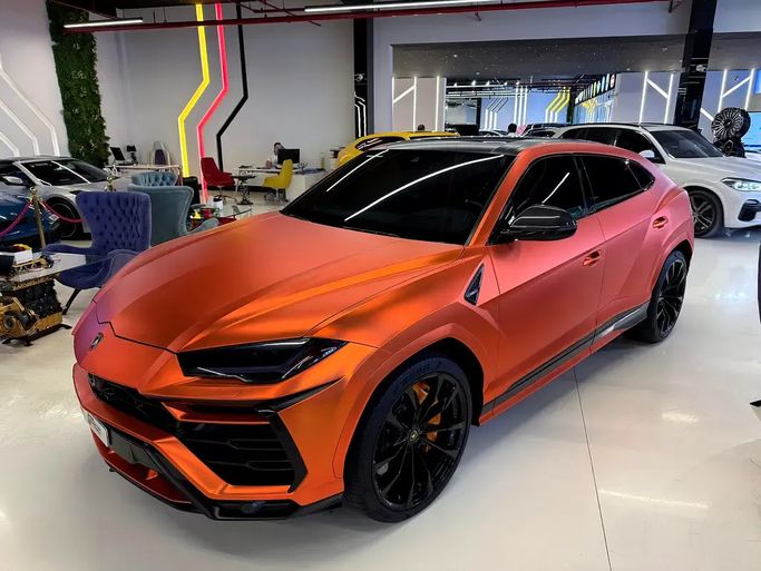 مستعملة Lamborghini Urus I, 4.0 l, 2021 في في دبي من GE Motors، اللون برتقالي. المواصفات الكندية | AUTO.AE | إعلان #265012