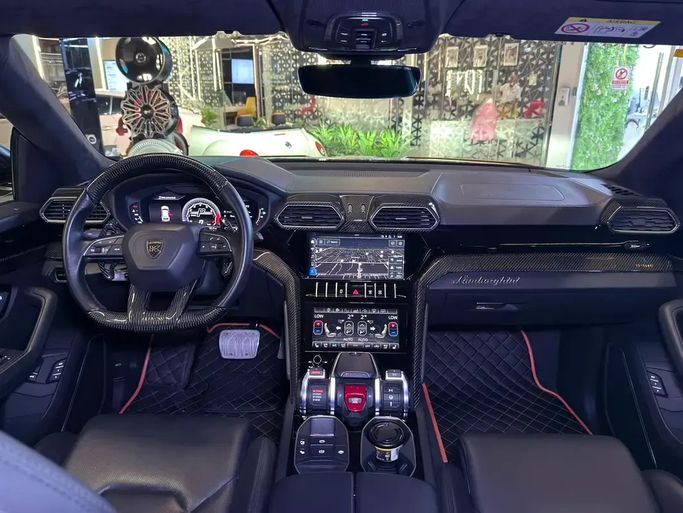 مستعملة Lamborghini Urus I، 4.0 لتر، 2021 في الإمارات، دبي من GE Motors، اللون أسود. مواصفات الخليج | AUTO.AE | إعلان #295578 — صورة 12 من 19