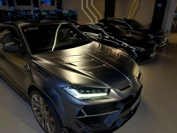 مستعملة Lamborghini Urus I، 4.0 لتر، 2021 في الإمارات، دبي من GE Motors، اللون أسود. مواصفات الخليج | AUTO.AE | إعلان #295578 — صورة 6 من 19