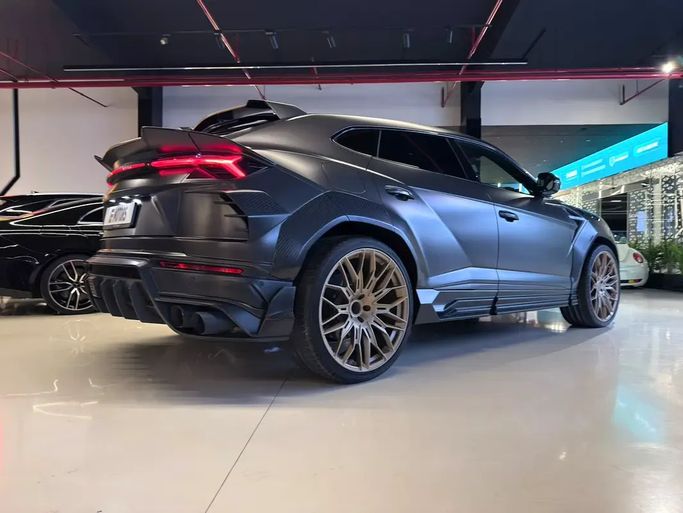 مستعملة Lamborghini Urus I، 4.0 لتر، 2021 في الإمارات، دبي من GE Motors، اللون أسود. مواصفات الخليج | AUTO.AE | إعلان #295578 — صورة 8 من 19