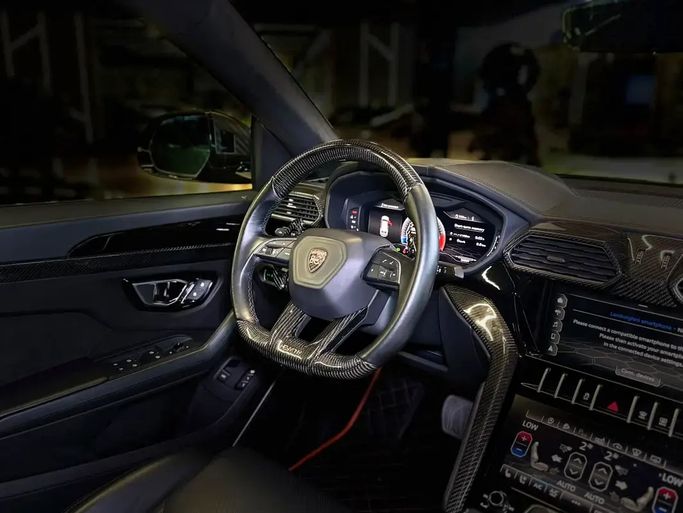 مستعملة Lamborghini Urus I، 4.0 لتر، 2021 في الإمارات، دبي من GE Motors، اللون أسود. مواصفات الخليج | AUTO.AE | إعلان #295578 — صورة 15 من 19