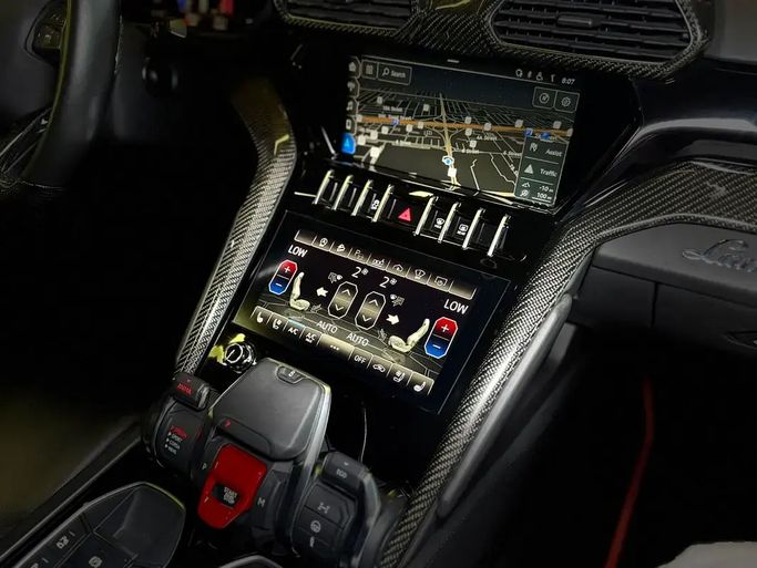 مستعملة Lamborghini Urus I، 4.0 لتر، 2021 في الإمارات، دبي من GE Motors، اللون أسود. مواصفات الخليج | AUTO.AE | إعلان #295578 — صورة 17 من 19