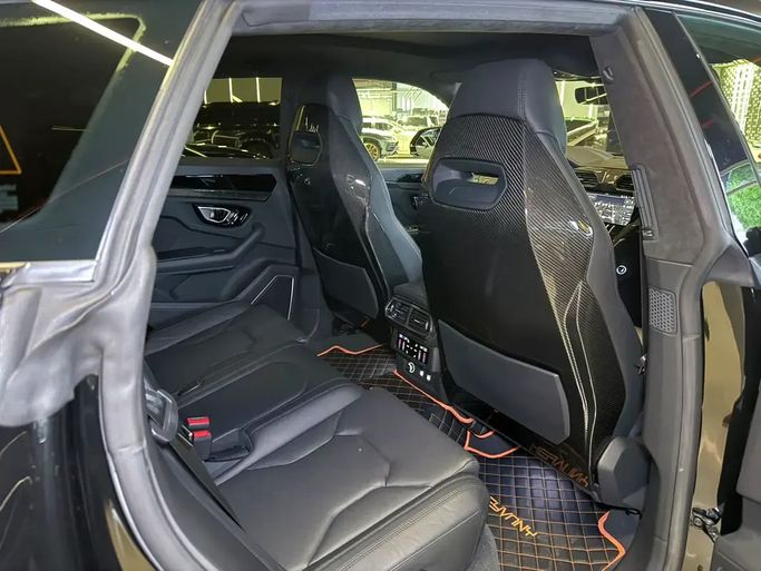 مستعملة Lamborghini Urus I، 4.0 لتر، 2021 في الإمارات، دبي من GE Motors، اللون أسود. مواصفات الخليج | AUTO.AE | إعلان #295578 — صورة 18 من 19