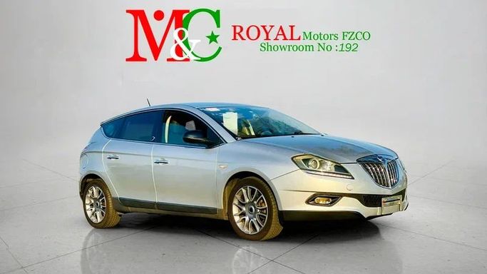 Подержанный Lancia Delta III (844) Рестайлинг, 1.7 л, 2011 в Дубае от Mirza Automobile FZE Серебристый цвет. Японская | AUTO.AE