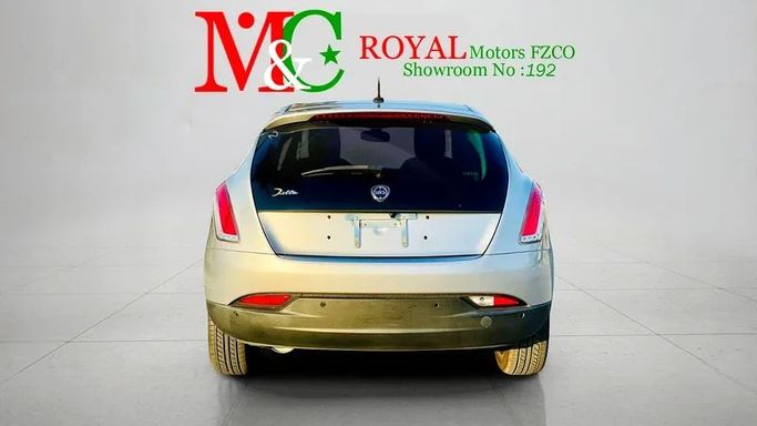 Подержанный Lancia Delta III (844) Рестайлинг, 1.7 л, 2011 в Дубае от Mirza Automobile FZE Серебристый цвет. Японская | AUTO.AE