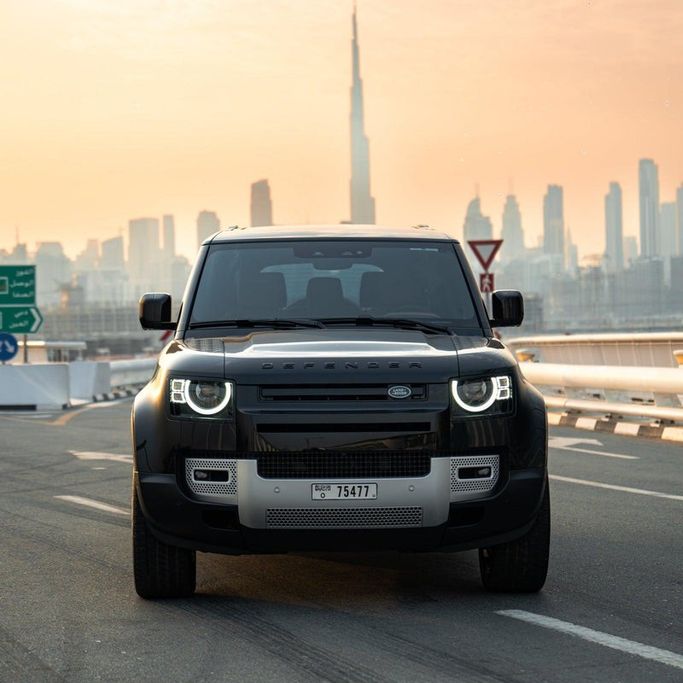 Land Rover Defender ثانياً, 2023 قياسي دفع رباعي 5 أبواب arctic trucks at35 للتأجير في في دبي من Sydney Rental Car، اللون أسود | AUTO.AE