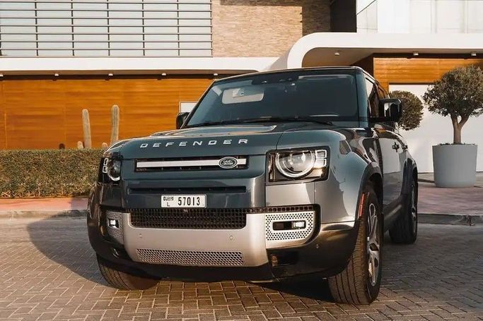 Land Rover Defender 110 II, 2025 внедорожник 5 дв. arctic trucks at35 стандарт класса в Дубае от Speed Urus Rent A Car зеленый цвет | AUTO.AE | Объявление #1564