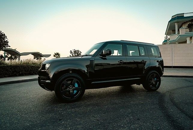 Land Rover Defender 110 II, 2026 внедорожник 5 дв. arctic trucks at35 стандарт класса в Дубае от Speed Urus Rent A Car черный цвет | AUTO.AE | Объявление #1566