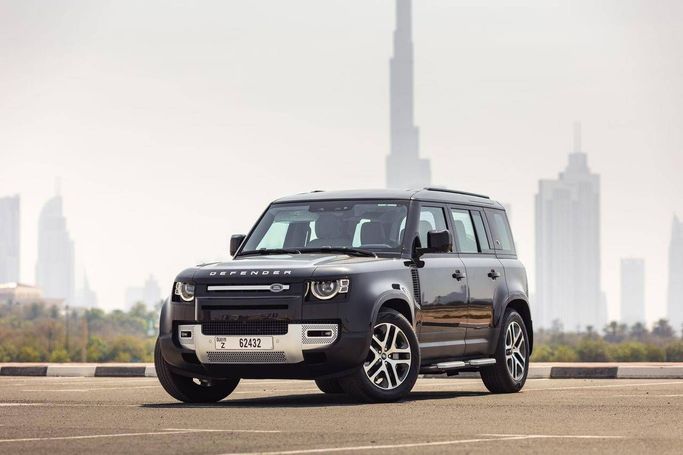 Land Rover Defender 110 II, 2024 внедорожник 5 дв. 110 стандарт класса в Дубае от Uptown Rent A Car LLC черный цвет | AUTO.AE