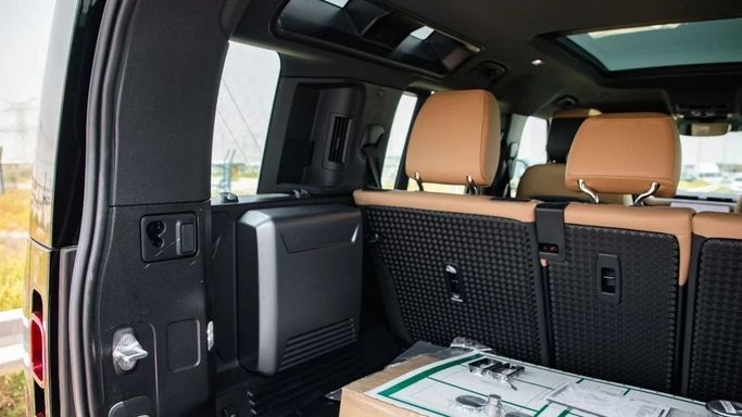 Новый Land Rover Defender 130 II, 3.0 л, 2025 в Дубае от Dresden Motors Черный цвет. Other | AUTO.AE