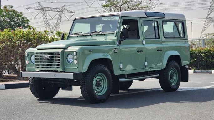 Новый Land Rover Defender 110 I Рестайлинг, 2.2 л, 2016 в Дубае от Alwan Global Cars Зеленый цвет. Other | AUTO.AE