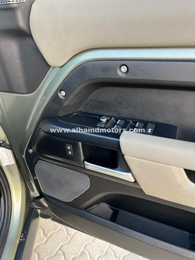Подержанный Land Rover Defender 110 II, 3.0 л, 2020 в Дубае от Alhamd Motors Зеленый цвет. Other | AUTO.AE
