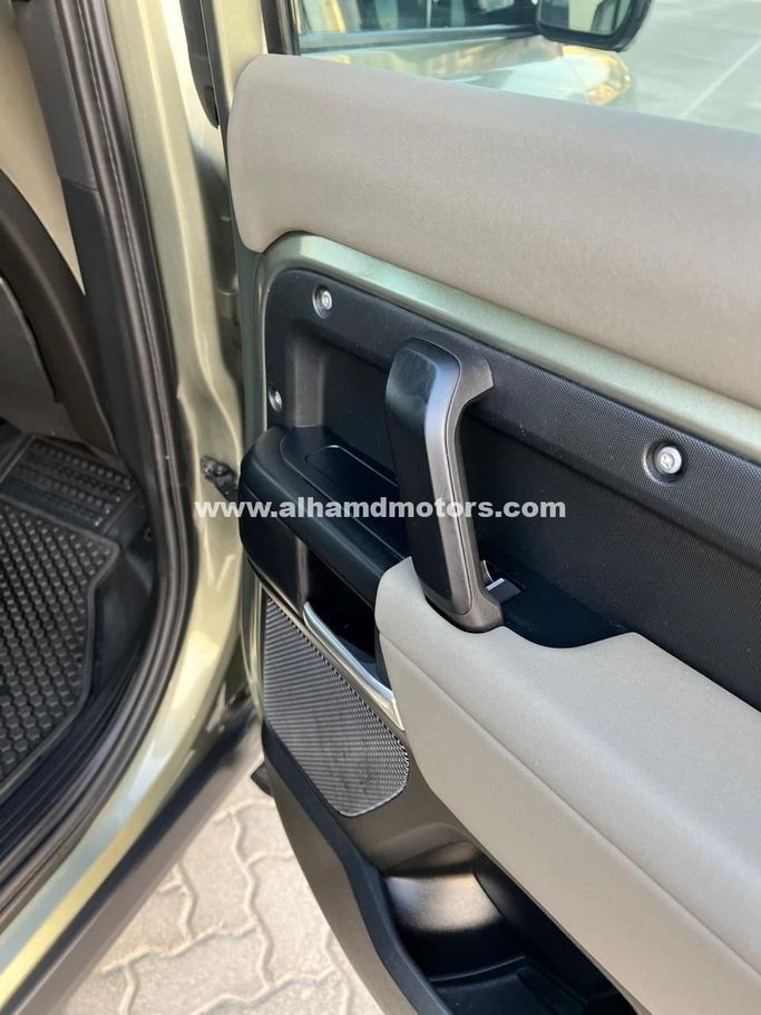 Подержанный Land Rover Defender 110 II, 3.0 л, 2020 в Дубае от Alhamd Motors Зеленый цвет. Other | AUTO.AE