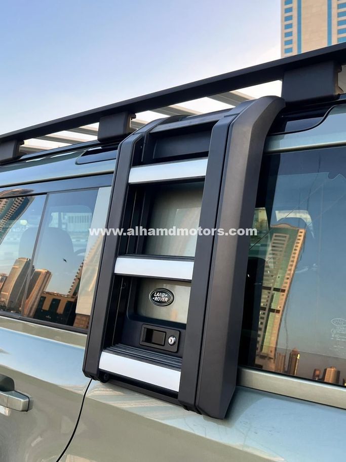 Подержанный Land Rover Defender 110 II, 3.0 л, 2020 в Дубае от Alhamd Motors Зеленый цвет. Other | AUTO.AE