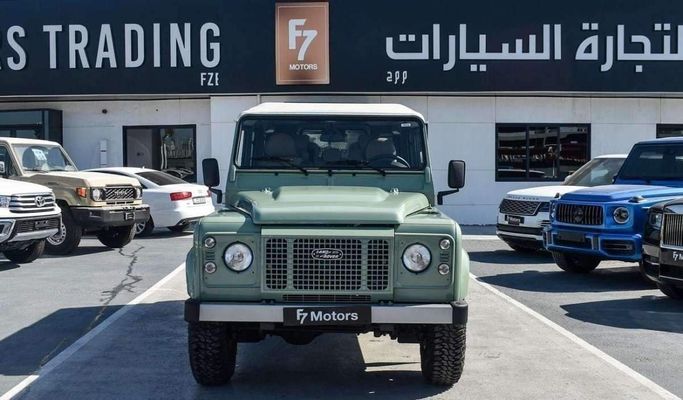 Used Land Rover Defender 110 I Facelift, 2.4 l, 2016 in Dubai by F7 Motors, Green color. European Specs | AUTO.AE