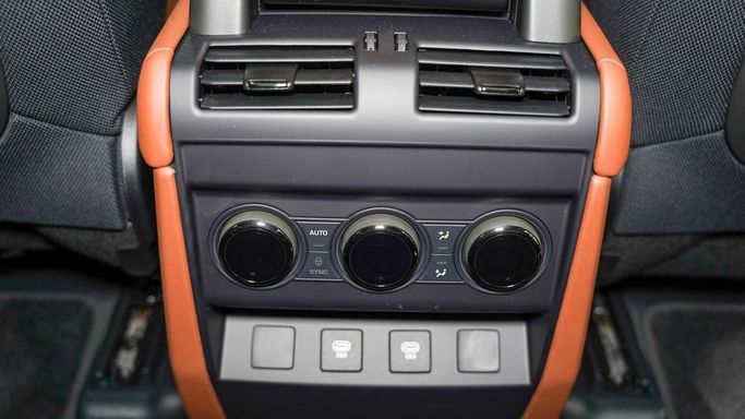 Новый Land Rover Defender P400 II, 3.0 л, 2025 в Дубае от Najem Motors Серый цвет. Other | AUTO.AE