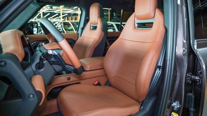 Новый Land Rover Defender P400 II, 3.0 л, 2025 в Дубае от Najem Motors Серый цвет. Other | AUTO.AE