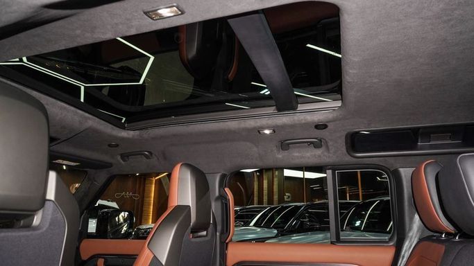 Новый Land Rover Defender 130 II, 3.0 л, 2025 в Дубае от Najem Motors Серый цвет. Европейская | AUTO.AE