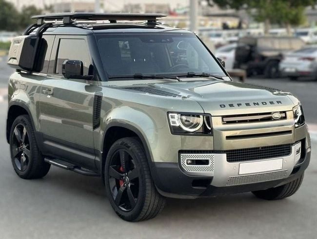 Подержанный Land Rover Defender P400 II, 3.0 л, 2023 в Дубае от Falcons GT Motors FZCO Зеленый цвет. Европейская | AUTO.AE