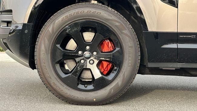 Новый Land Rover Defender 110 II, 3.0 л, 2023 в Дубае от Falcons GT Motors FZCO Бронзовый цвет. Европейская | AUTO.AE