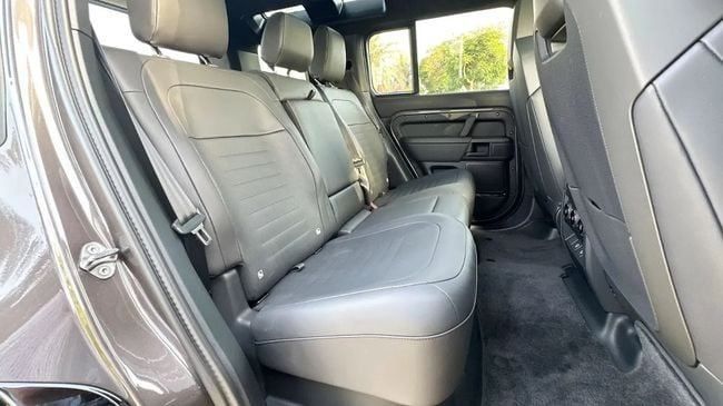 Новый Land Rover Defender Octa II, 4.4 л, 2025 в Дубае от Falcons GT Motors FZCO Серый цвет. Европейская | AUTO.AE