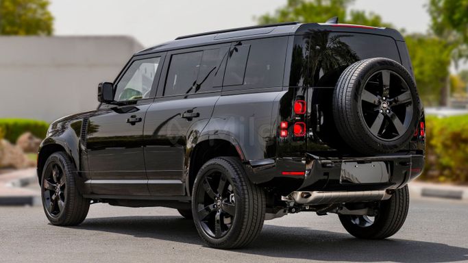 Новый Land Rover Defender 110 II, 3.0 л, 2025 в Дубае от Milele Черный цвет. Other | AUTO.AE