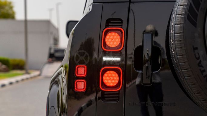 Новый Land Rover Defender 110 II, 3.0 л, 2025 в Дубае от Milele Черный цвет. Other | AUTO.AE