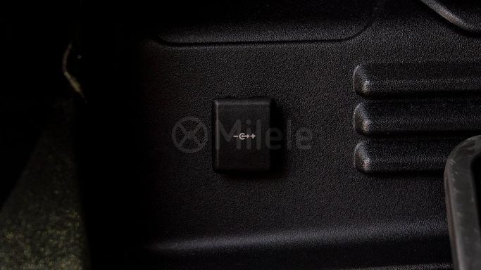 Новый Land Rover Defender 110 II, 3.0 л, 2025 в Дубае от Milele Черный цвет. Other | AUTO.AE