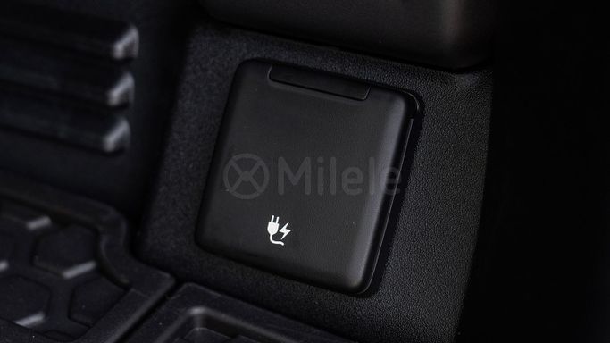 Новый Land Rover Defender 110 II, 5.0 л, 2025 в Дубае от Milele Черный цвет. Other | AUTO.AE