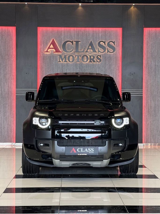 Подержанный Land Rover Defender 110 II, 5.0 л, 2023 в Дубае от A Class Motors Серый цвет.  | AUTO.AE