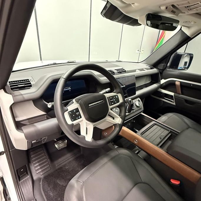 Used Land Rover Defender P400 II, 3.0 l, 2023 in Dubai by AAA Motors, White color. GCC Specs | AUTO.AE