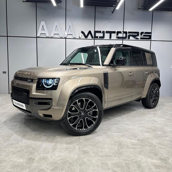 Новый Land Rover Defender Octa II, 4.4 л, 2025 в Дубае от AAA Motors Бежевый цвет. Европейская | AUTO.AE