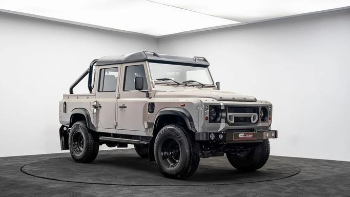 Подержанный Land Rover Defender 110 I Рестайлинг, 2.4 л, 2015 в Дубае от Al Ain Class Motors Серый цвет. Other | AUTO.AE