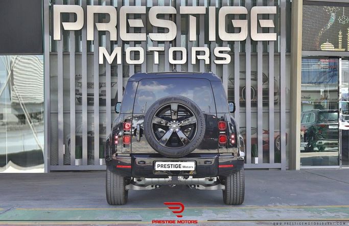 Новый Land Rover Defender P400 II, 3.0 л, 2024 в Дубае от Prestige motors Черный цвет. Канадская | AUTO.AE