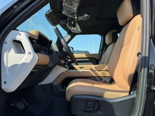 Новый Land Rover Defender P400 II, 3.0 л, 2025 в Дубае от Titanum Cars Черный цвет. Европейская | AUTO.AE