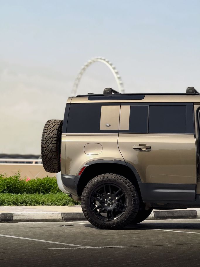 Used Land Rover Defender 110 II, 2.0 l, 2020 in Dubai by TCH MOTORS, Brown color. American Specs | AUTO.AE