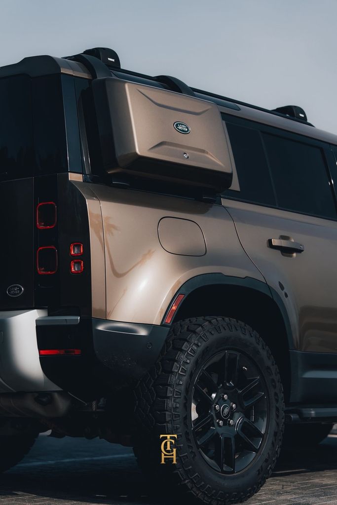 Used Land Rover Defender 110 II, 2.0 l, 2020 in Dubai by TCH MOTORS, Brown color. American Specs | AUTO.AE