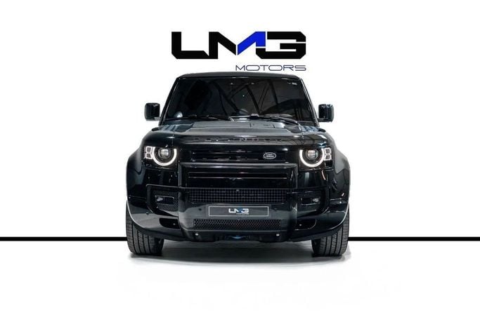 Подержанный Land Rover Defender 110 II, 5.0 л, 2025 в Дубае от LMG Motors Черный цвет. GCC | AUTO.AE